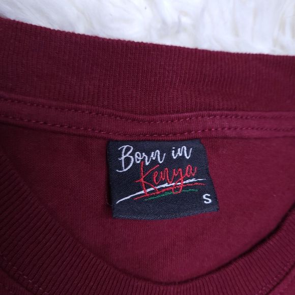 Vintage Hakuna Matata Embroidered Maroon T-Shirt Lion King Born In Kenya Size S - Picture 3 of 7